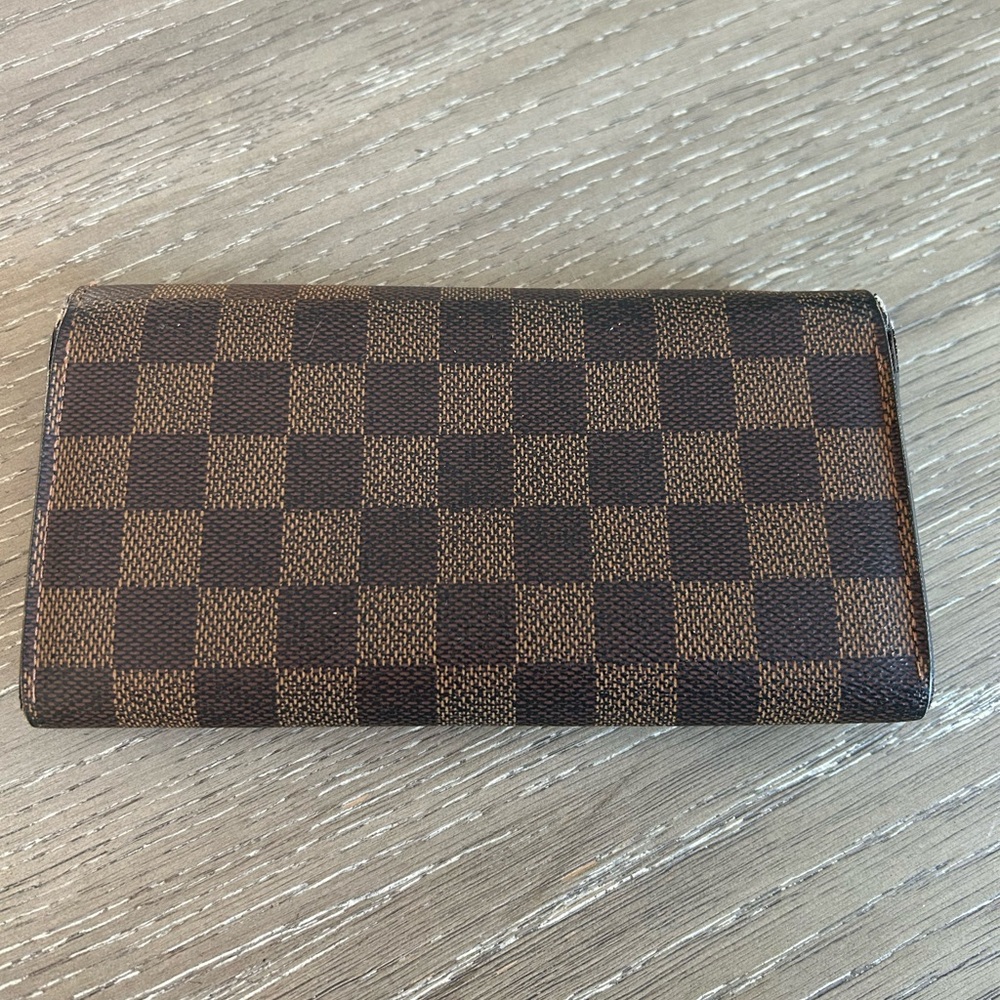 Authentic Louis Vuitton Damier Ebene Sarah Wallet - Picture 2 of 9